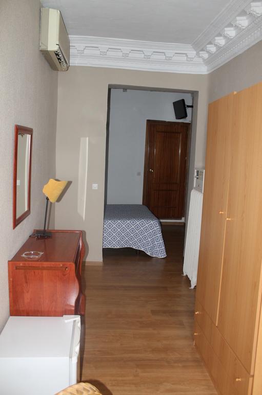 Hostal Trevinca Madrid Eksteriør bilde