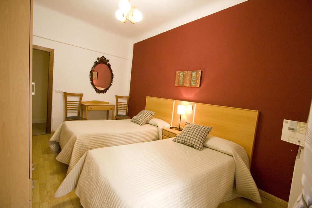 Hostal Trevinca Madrid Eksteriør bilde