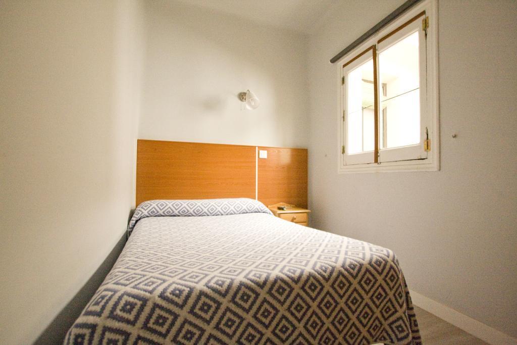 Hostal Trevinca Madrid Eksteriør bilde