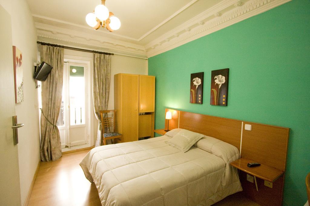 Hostal Trevinca Madrid Eksteriør bilde