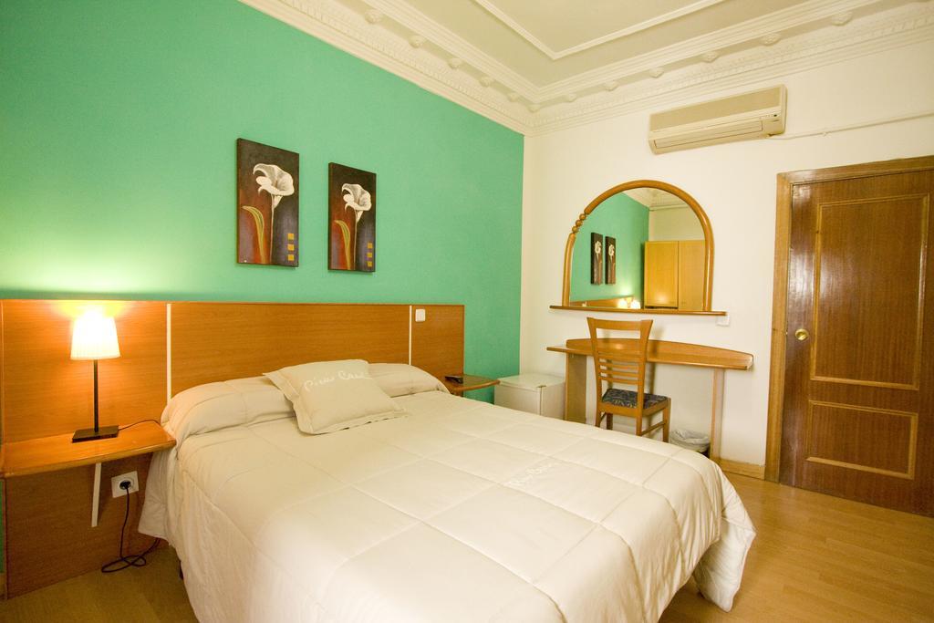 Hostal Trevinca Madrid Eksteriør bilde