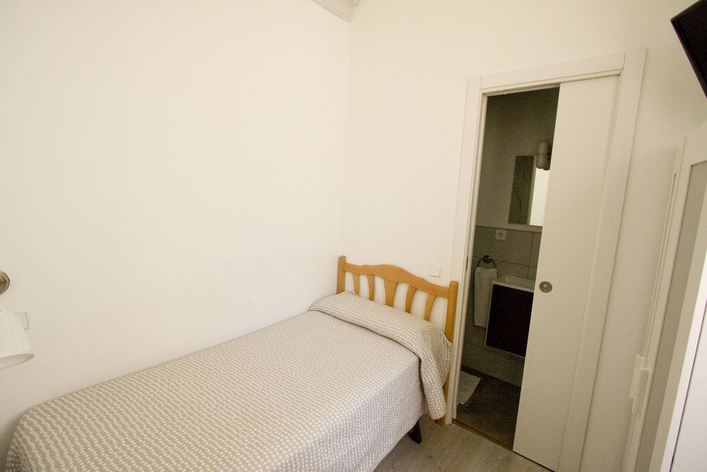 Hostal Trevinca Madrid Eksteriør bilde