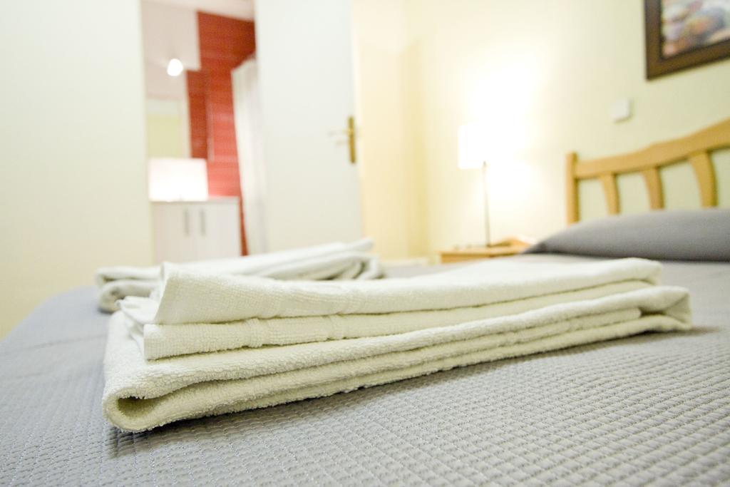 Hostal Trevinca Madrid Eksteriør bilde