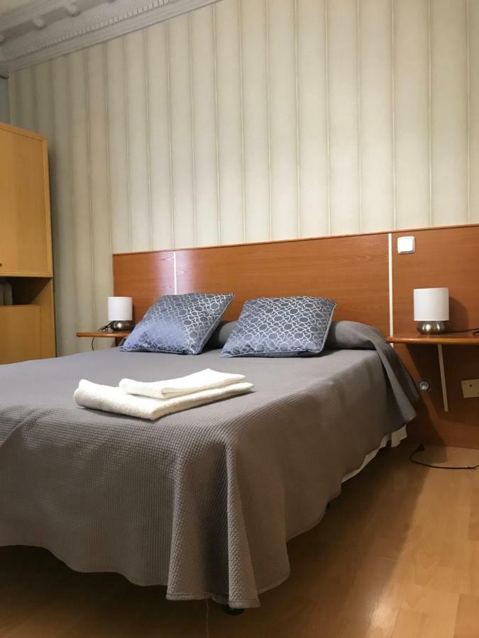 Hostal Trevinca Madrid Eksteriør bilde