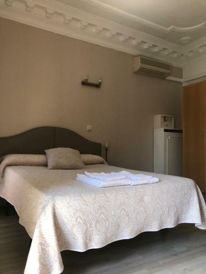 Hostal Trevinca Madrid Eksteriør bilde
