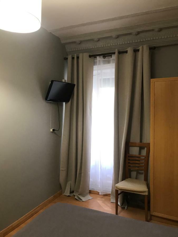 Hostal Trevinca Madrid Eksteriør bilde