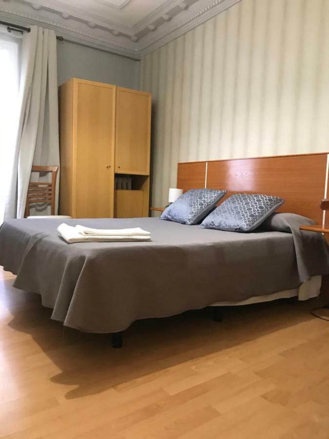 Hostal Trevinca Madrid Eksteriør bilde