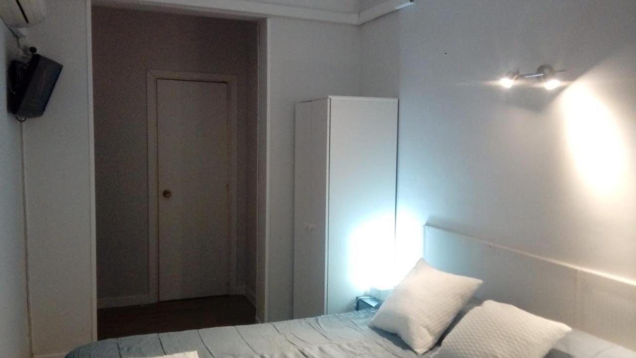 Hostal Trevinca Madrid Eksteriør bilde