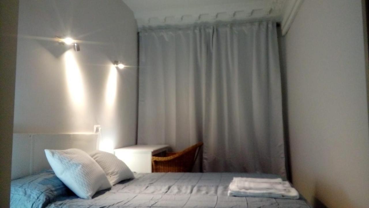 Hostal Trevinca Madrid Eksteriør bilde